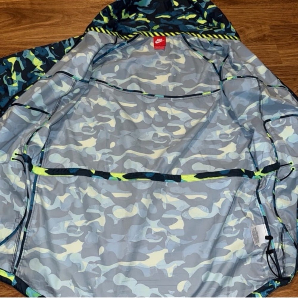NIKE T/F Windrunner’s Women’s Jacket - Picture 4 of 11